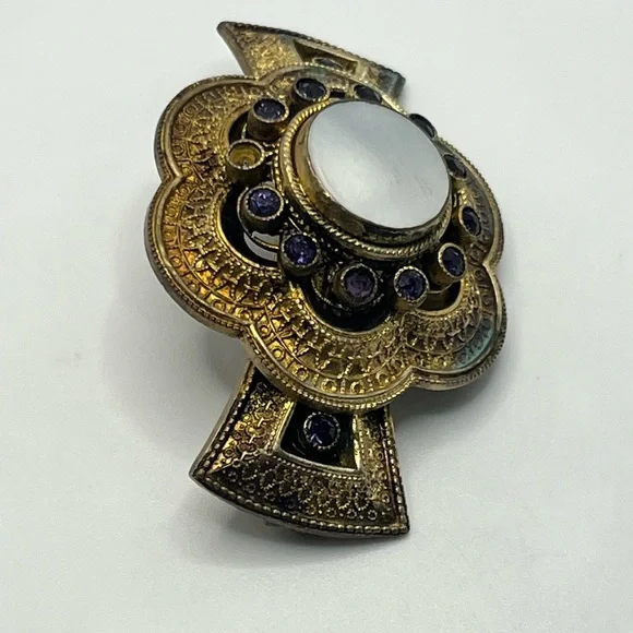 Victorian gold tone brooch pin purple rhinestones mother of pearl c clasp flower